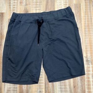Travis Mathew Shorts Large Black Cloud Sweat Drawstring Pockets Soft